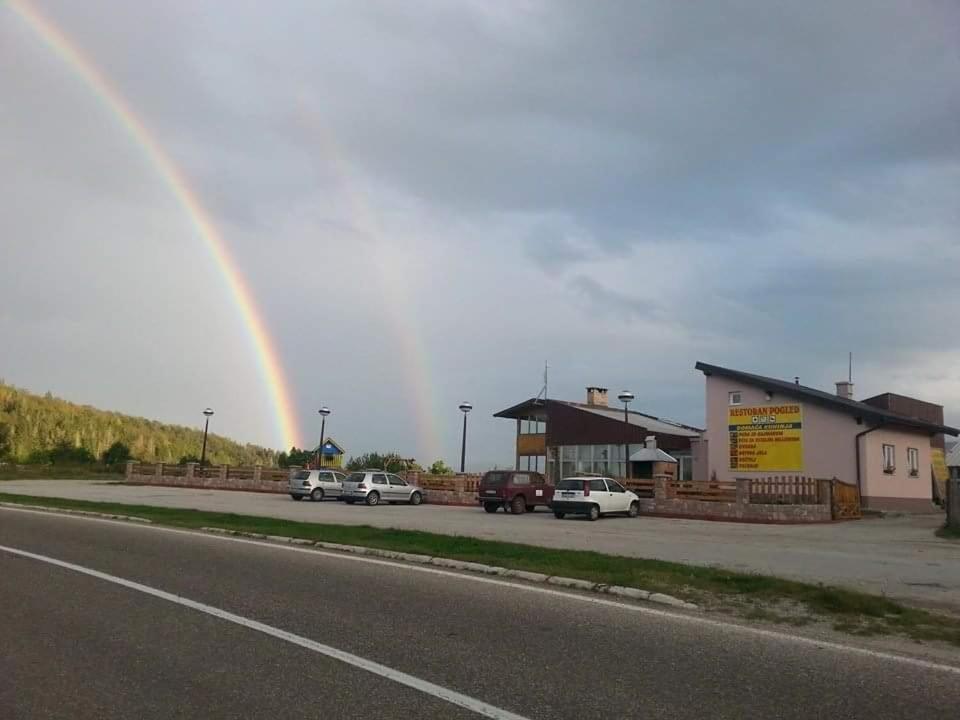 Hotel Pansion I Restoran ,, Pogled" Han Pijesak Exterior foto